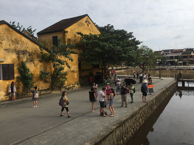 Người[-]Việt[-]ngày[-]càng[-]chi[-]nhiều[-]tiền[-]cho[-]du[-]lịch
